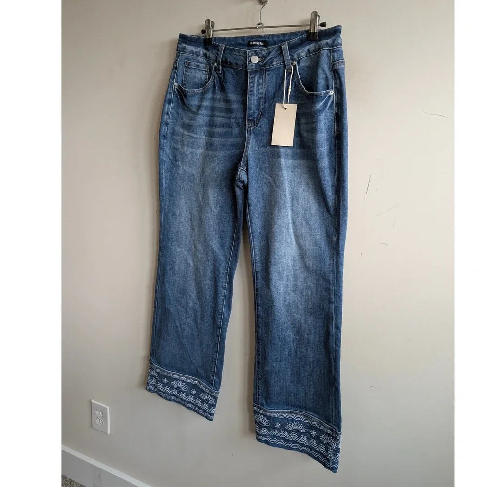 Flamingals Mide Rise Straight Leg Embroidered Hem Jeans Blue Size L NWT